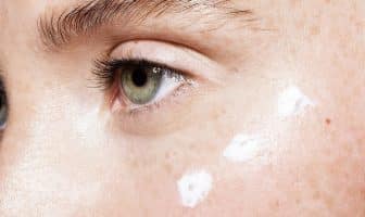 Comment traiter la zone des yeux ?